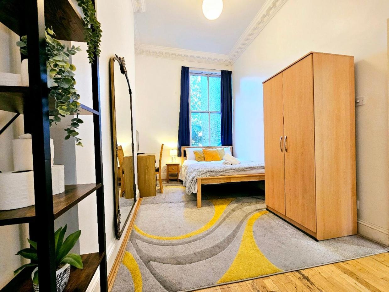 Charming Home With Private Balcony, On 1St Floor, With 2 Bathrooms, 3 Min Walk To Earl'S Court Station Londres Exterior foto