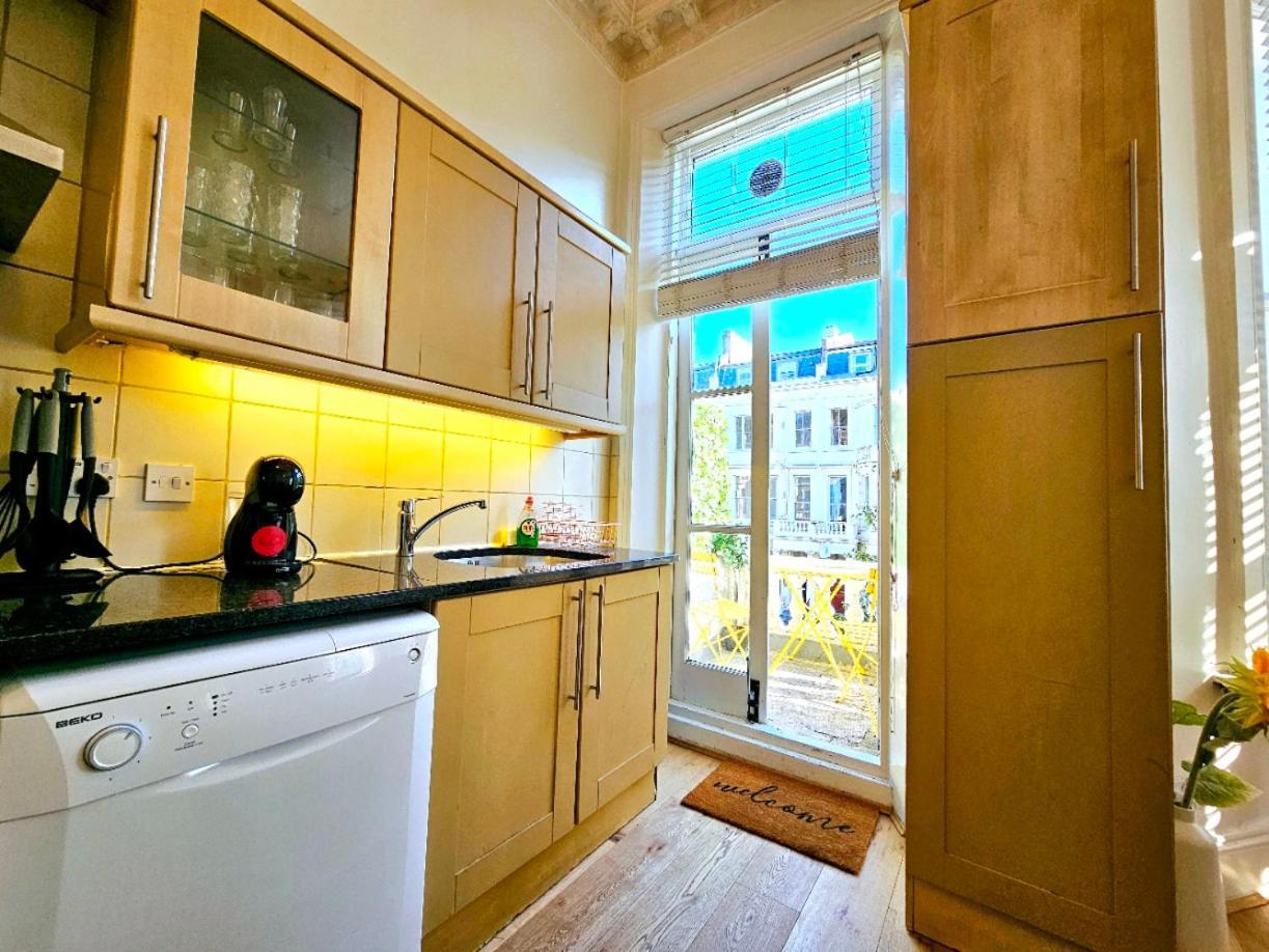 Charming Home With Private Balcony, On 1St Floor, With 2 Bathrooms, 3 Min Walk To Earl'S Court Station Londres Exterior foto