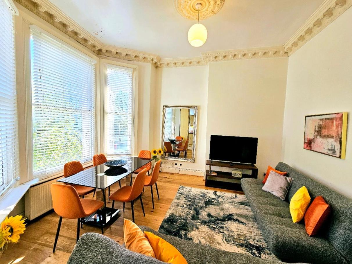 Charming Home With Private Balcony, On 1St Floor, With 2 Bathrooms, 3 Min Walk To Earl'S Court Station Londres Exterior foto